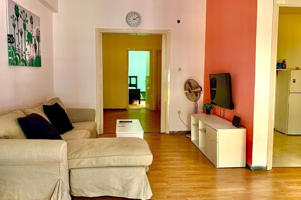 2 Bedroom Apartment 300 Meters Metro Aghios Loanis Atenas Exterior foto